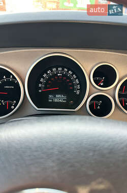Внедорожник / Кроссовер Toyota Sequoia 2013 в 