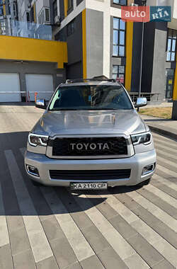 Toyota Sequoia 2016