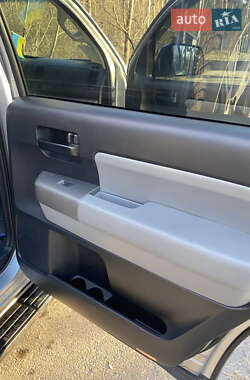 Внедорожник / Кроссовер Toyota Sequoia 2016 в 