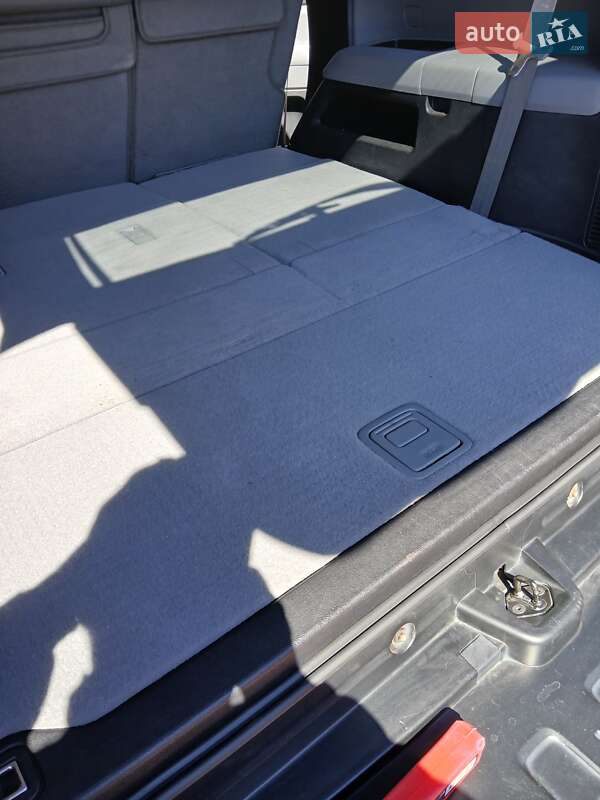 Внедорожник / Кроссовер Toyota Sequoia 2016 в Днепре