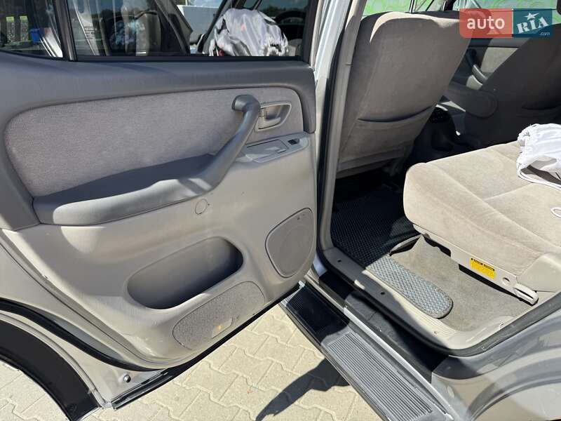 Внедорожник / Кроссовер Toyota Sequoia 2001 в Черновцах