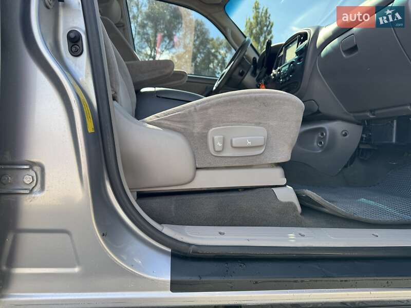 Внедорожник / Кроссовер Toyota Sequoia 2001 в Черновцах