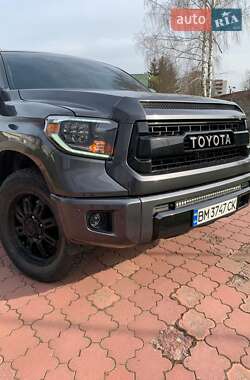 Внедорожник / Кроссовер Toyota Sequoia 2012 в Сумах