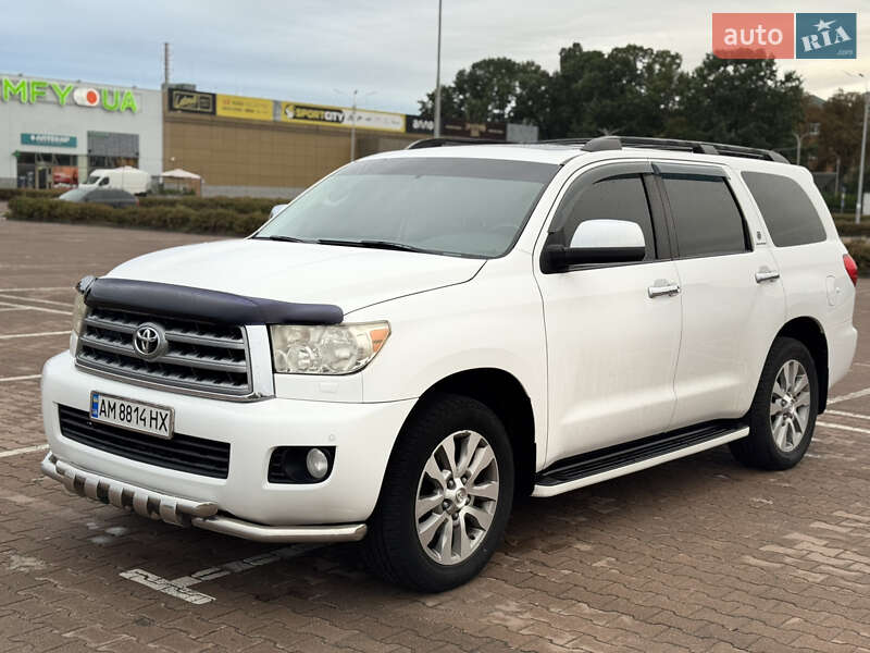 Внедорожник / Кроссовер Toyota Sequoia 2011 в Житомире