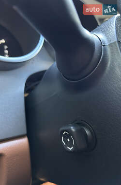 Внедорожник / Кроссовер Toyota Sequoia 2011 в 