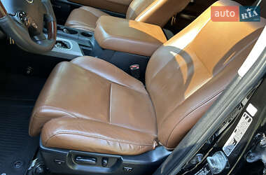 Внедорожник / Кроссовер Toyota Sequoia 2011 в 