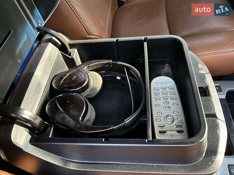 Внедорожник / Кроссовер Toyota Sequoia 2011 в Львове