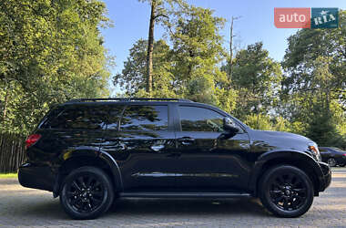 Внедорожник / Кроссовер Toyota Sequoia 2011 в 