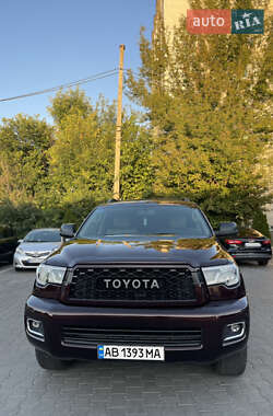 Внедорожник / Кроссовер Toyota Sequoia 2013 в 