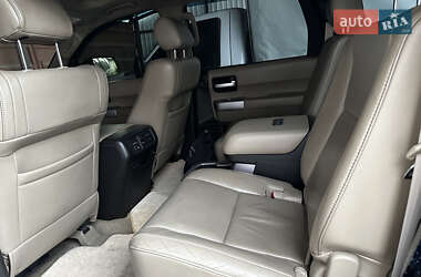 Внедорожник / Кроссовер Toyota Sequoia 2008 в 