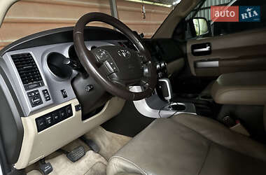 Внедорожник / Кроссовер Toyota Sequoia 2008 в 