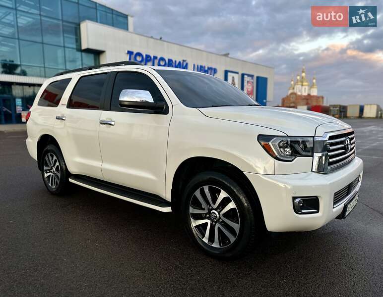 Внедорожник / Кроссовер Toyota Sequoia 2017 в Ковеле