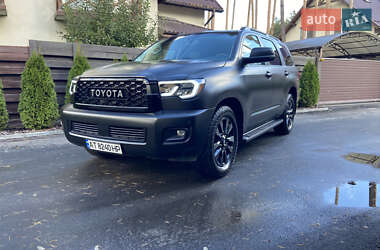 Внедорожник / Кроссовер Toyota Sequoia 2014 в 