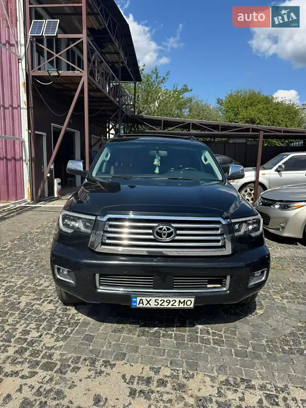 Toyota Sequoia 2014