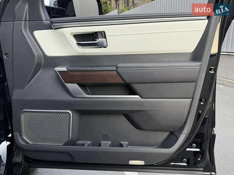 Внедорожник / Кроссовер Toyota Sequoia 2025 в Киеве