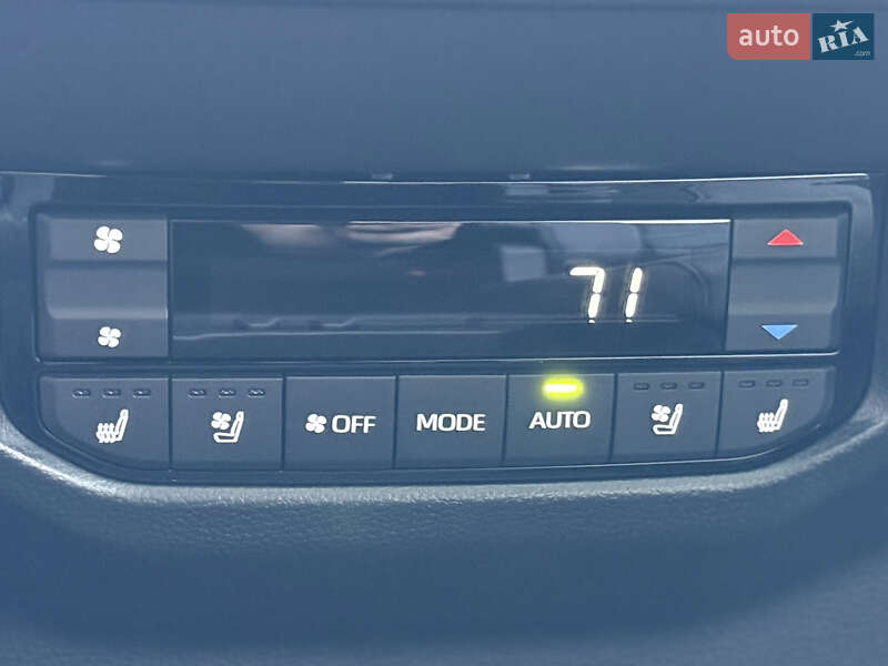 Внедорожник / Кроссовер Toyota Sequoia 2025 в Киеве