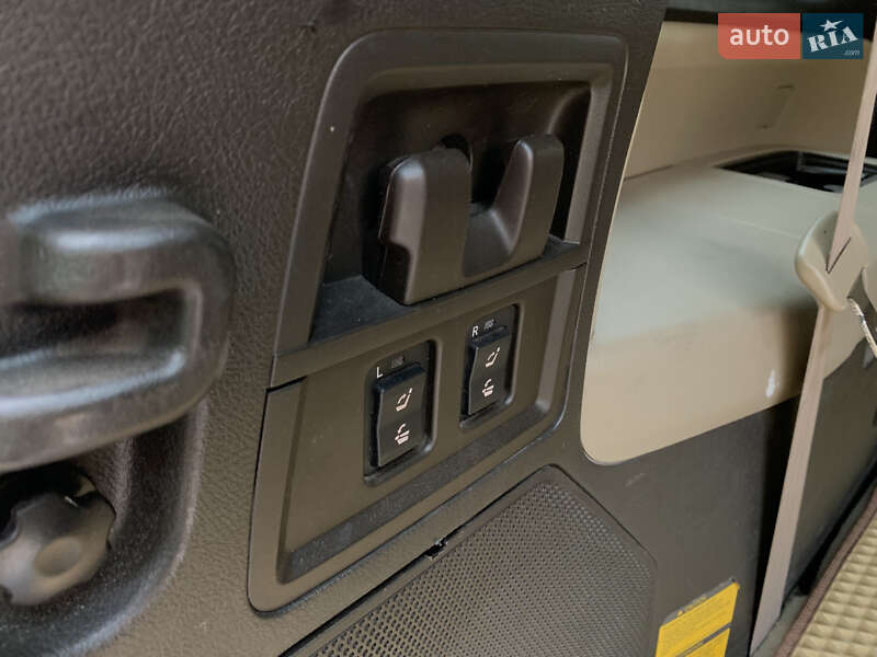 Внедорожник / Кроссовер Toyota Sequoia 2008 в Николаеве фото 28 Внедорожник / Кроссовер Toyota Sequoia 2008 в Николаеве