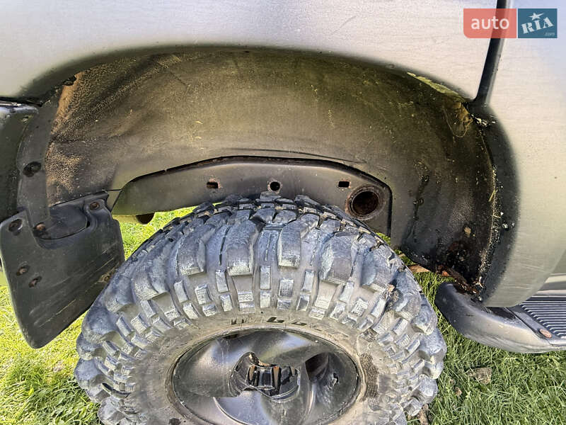 Внедорожник / Кроссовер Toyota Sequoia 2000 в Путиле