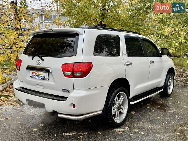 Внедорожник / Кроссовер Toyota Sequoia 2008 в Киеве