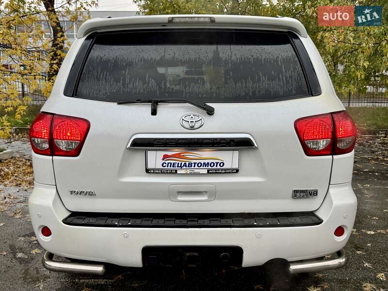 Внедорожник / Кроссовер Toyota Sequoia 2008 в Киеве