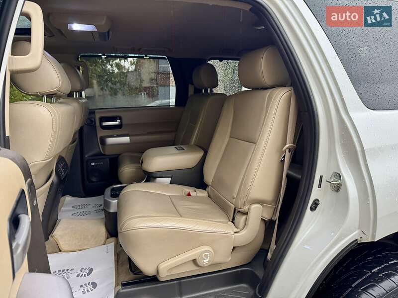 Внедорожник / Кроссовер Toyota Sequoia 2008 в Киеве