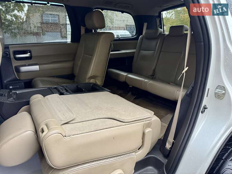 Внедорожник / Кроссовер Toyota Sequoia 2008 в Киеве