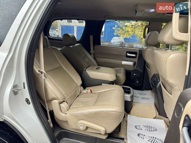 Внедорожник / Кроссовер Toyota Sequoia 2008 в Киеве