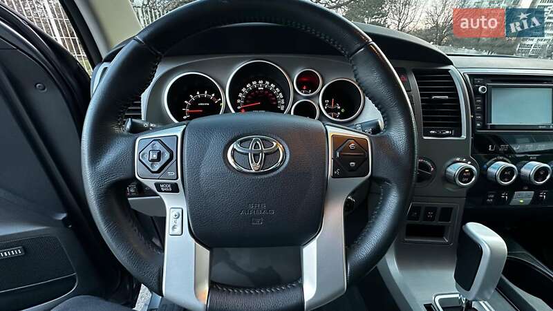 Внедорожник / Кроссовер Toyota Sequoia 2015 в Одессе фото 27 Внедорожник / Кроссовер Toyota Sequoia 2015 в Одессе
