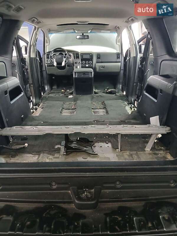 Внедорожник / Кроссовер Toyota Sequoia 2015 в Одессе фото 43 Внедорожник / Кроссовер Toyota Sequoia 2015 в Одессе