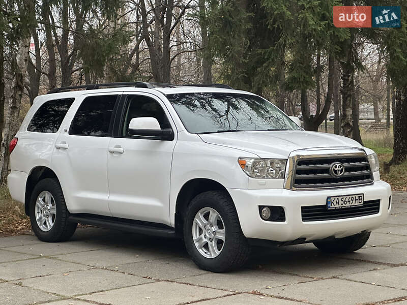 Позашляховик / Кросовер Toyota Sequoia 2014 в Києві