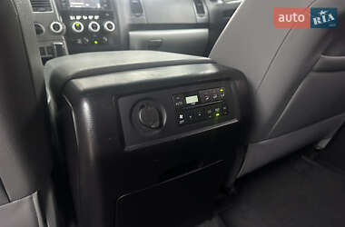Внедорожник / Кроссовер Toyota Sequoia 2014 в Киеве