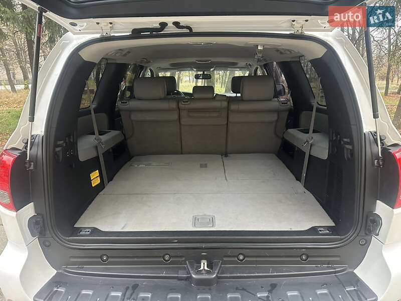 Позашляховик / Кросовер Toyota Sequoia 2014 в Києві