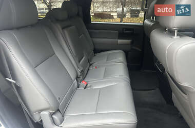 Внедорожник / Кроссовер Toyota Sequoia 2014 в Киеве