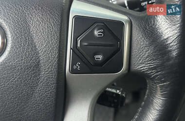 Внедорожник / Кроссовер Toyota Sequoia 2014 в Киеве