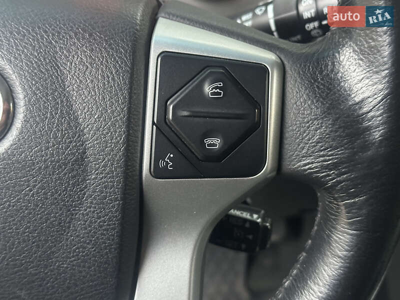 Позашляховик / Кросовер Toyota Sequoia 2014 в Києві