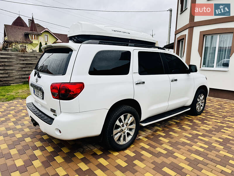 Позашляховик / Кросовер Toyota Sequoia 2015 в Києві