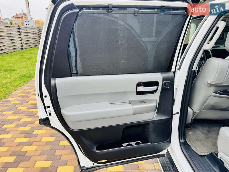 Позашляховик / Кросовер Toyota Sequoia 2015 в Києві