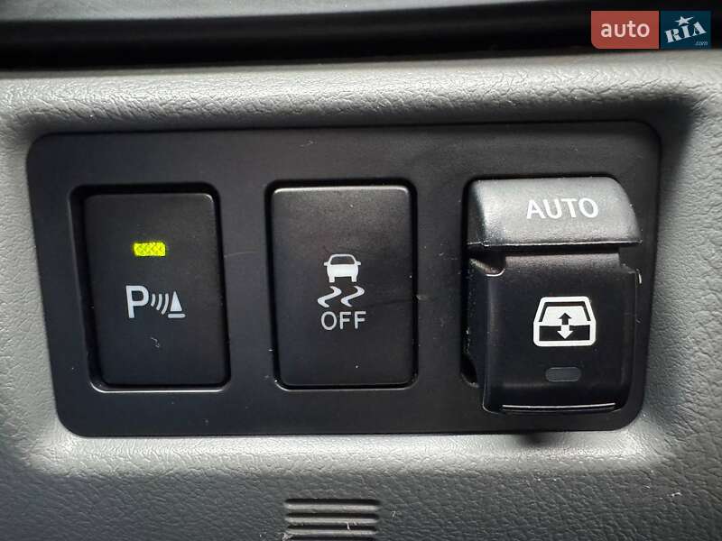 Внедорожник / Кроссовер Toyota Sequoia 2019 в Киеве фото 23 Внедорожник / Кроссовер Toyota Sequoia 2019 в Киеве