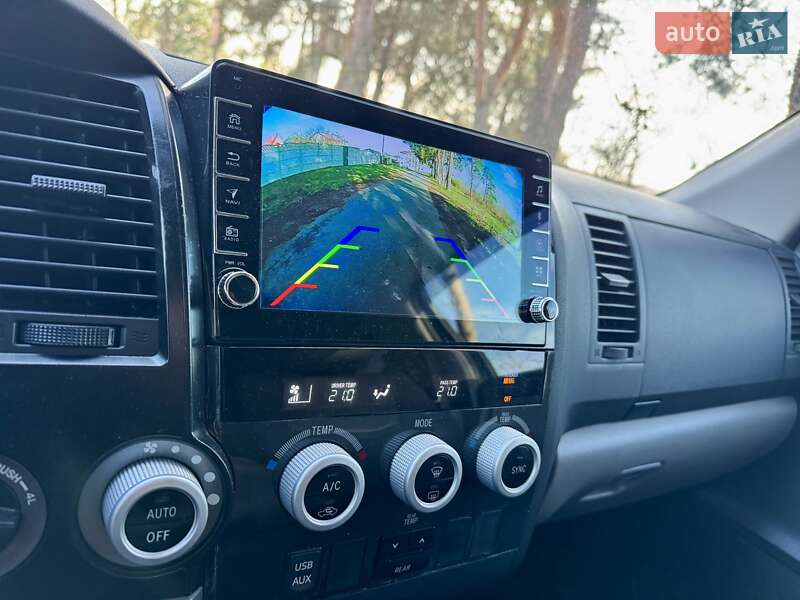 Позашляховик / Кросовер Toyota Sequoia 2011 в Києві фото 26 Позашляховик / Кросовер Toyota Sequoia 2011 в Києві