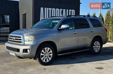 Внедорожник / Кроссовер Toyota Sequoia 2015 в Каменец-Подольском