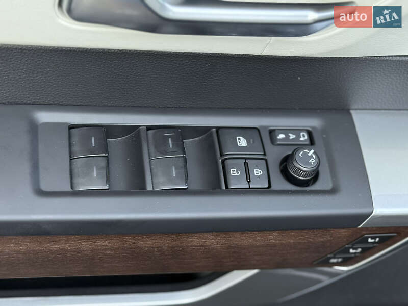 Позашляховик / Кросовер Toyota Sequoia 2025 в Києві