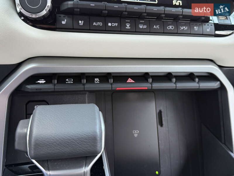 Позашляховик / Кросовер Toyota Sequoia 2025 в Києві