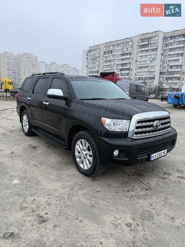 Позашляховик / Кросовер Toyota Sequoia 2016 в Києві