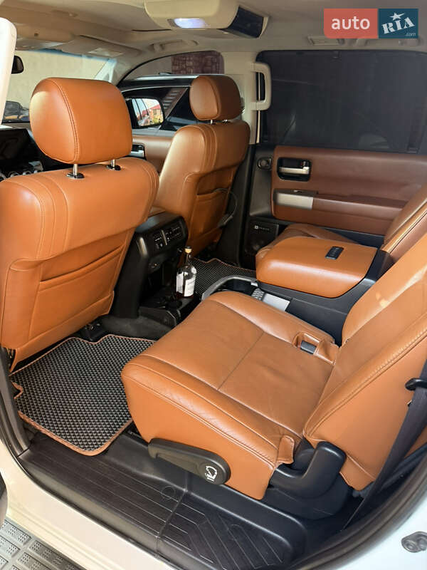 Внедорожник / Кроссовер Toyota Sequoia 2008 в Одессе