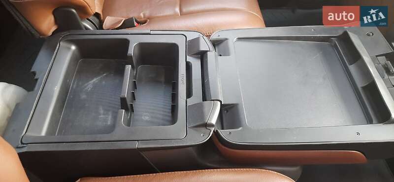 Внедорожник / Кроссовер Toyota Sequoia 2018 в Киеве фото 12 Внедорожник / Кроссовер Toyota Sequoia 2018 в Киеве