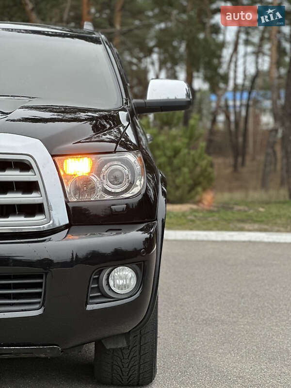 Позашляховик / Кросовер Toyota Sequoia 2008 в Києві