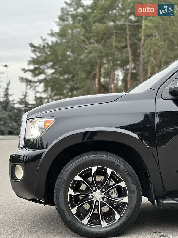 Позашляховик / Кросовер Toyota Sequoia 2008 в Києві