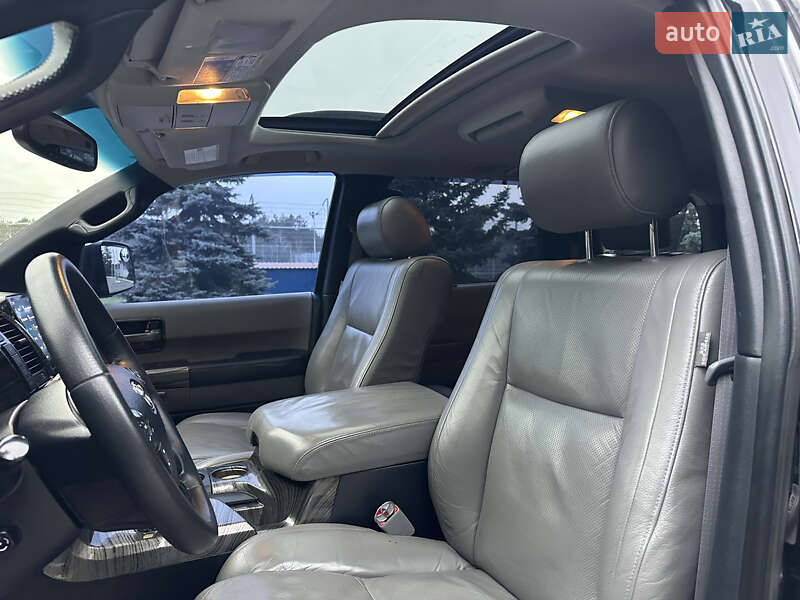 Позашляховик / Кросовер Toyota Sequoia 2008 в Києві