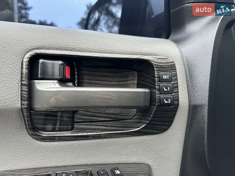 Позашляховик / Кросовер Toyota Sequoia 2008 в Києві