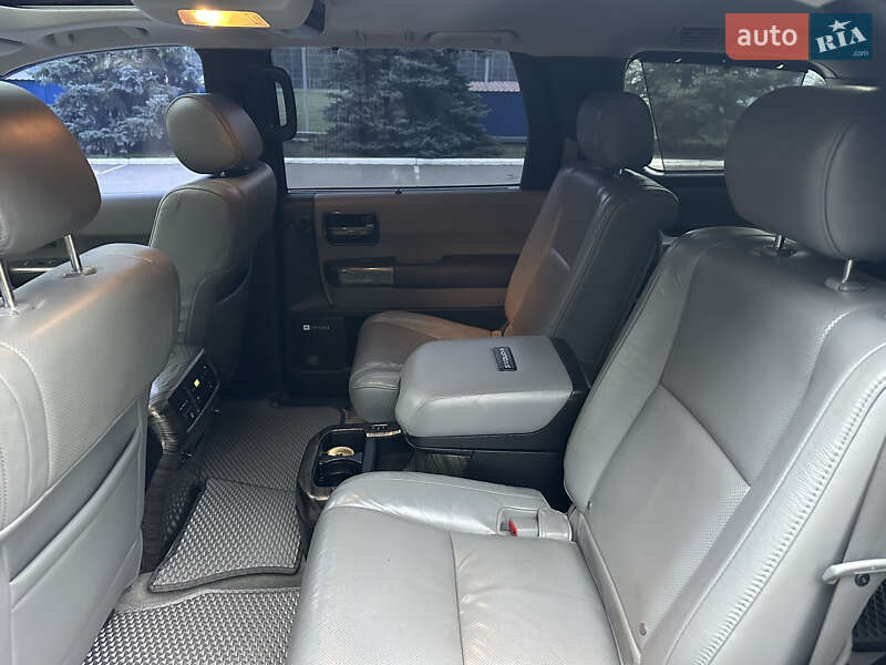 Позашляховик / Кросовер Toyota Sequoia 2008 в Києві